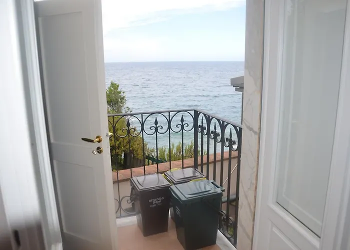 Della Pace Apartamento Tellaro